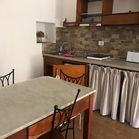 Poggio Ceraso Di Lamioni Roberto Farm stay *